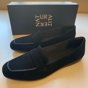 NEW Naturalizer Genn Flow Suede Loafers Size 10 Womens Black Slip On